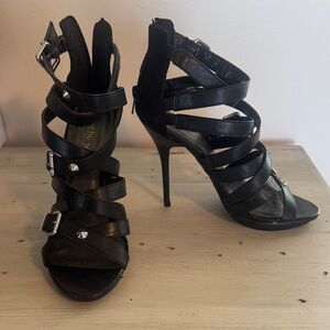 BRAND NEW!!! Cathy Jean Black Strappy Heels with Buckles🩶🖤
